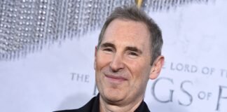 Amazon staff cope with looming layoffs by roasting Jeff Bezos’ ‘2-pizza rule’