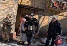 Rescuers showed the evacuation of 9 people from Druzhkivka, Donetsk region