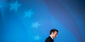 Europe discusses "nuclear umbrella," Macron expected to speak on nuclear issue – Bloomberg