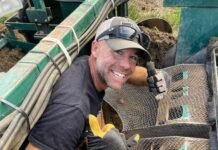 I was sick of never seeing my 6 kids. So I quit my Amazon job to become a tulip farmer.