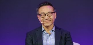 Alibaba’s cofounder Joe Tsai shares 2 traits good employees should have