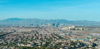 Billionaires are fleeing California for Nevada — and not for the nightlife