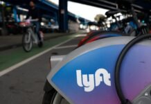 Lyft’s stock plummets 16% as a disappointing quarter presents a setback for its comeback story