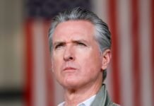 Democrats demand that Trump issue $1,700 tariff refunds to Americans after the Supreme Court ruling