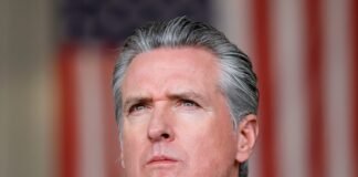 Democrats demand that Trump issue $1,700 tariff refunds to Americans after the Supreme Court ruling