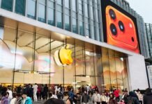 How iPhones Made a Surprising Comeback in China