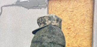 Ukrainian military evacuated stone 'babas' from Russian strike zone in Zaporizhzhia