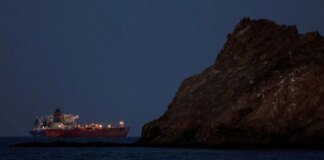 Iran may allow oil tankers to pass through the Strait of Hormuz on one condition – CNN