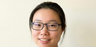 I’m an Amazon tech lead who got promoted by building AI products. Here are my top vibe coding tips.