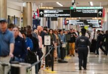 Trump says he will sign an executive order to have the Department of Homeland Security pay TSA workers