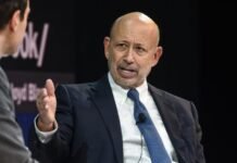 What ex-Goldman CEO Lloyd Blankfein says young workers should spend their first $5,000 in savings on