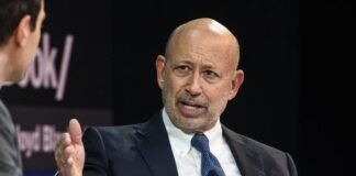 What ex-Goldman CEO Lloyd Blankfein says young workers should spend their first $5,000 in savings on