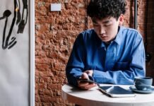 Mastering Messaging: How Telegram and WhatsApp Are Changing Communication