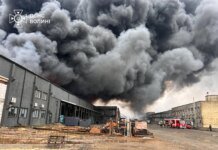 Fire at the "Nova Poshta" terminal covered 3.6 thousand square meters – State Emergency Service showed the consequences of the Russian attack on Lutsk