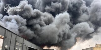 Fire at the "Nova Poshta" terminal covered 3.6 thousand square meters – State Emergency Service showed the consequences of the Russian attack on Lutsk