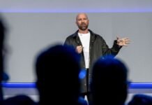 Meta’s CTO has some advice for college students wanting to work in tech: ‘Constantly be building.’