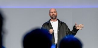 Meta’s CTO has some advice for college students wanting to work in tech: ‘Constantly be building.’