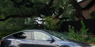 A passenger said his Tesla robotaxi missed a turn and tried to pull over on the highway