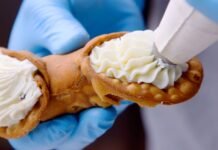 Making 300,000 cannolis a year by hand