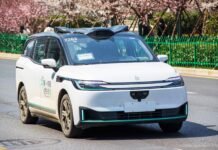 Robotaxi Outage in China Leaves Passengers Stranded on Highways