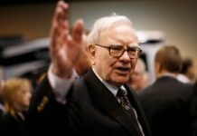 I was in the room when Warren Buffett gave a surprise interview at Berkshire’s annual conference. The mood swung from excited to gloomy, then hopeful.