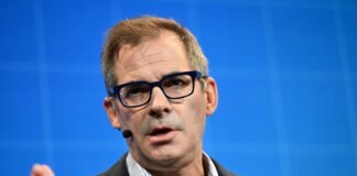 AI infrastructure executives are raking in massive stock windfalls — some are cashing them out