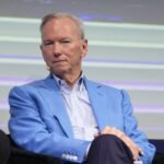 Arizona students boo former Google CEO Eric Schmidt as he talks about AI during graduation speech