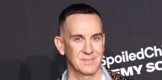 Fashion designer Jeremy Scott gets a huge cheer after ripping up his AI-written commencement speech